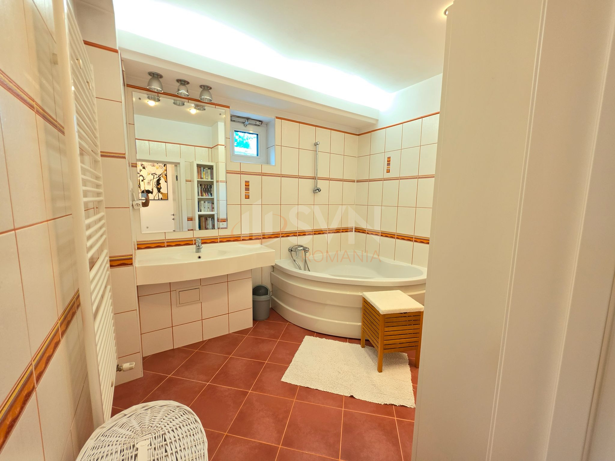 Apartament, 4 camere Bucuresti/Primaverii