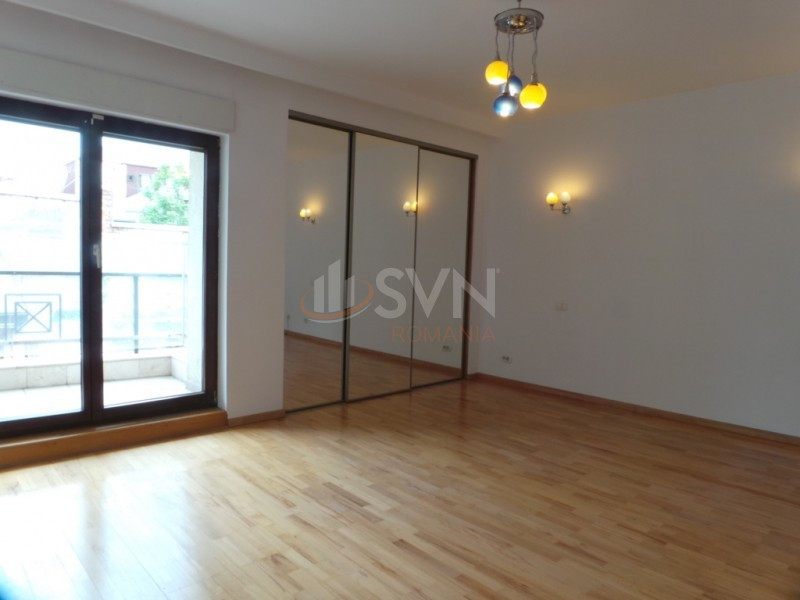 Apartament, 4 camere Bucuresti/Aviatorilor