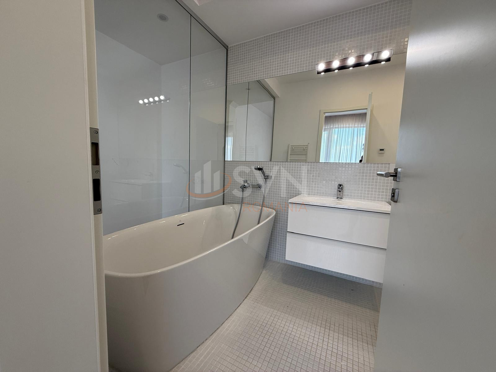 Apartament, 4 camere Bucuresti/Dacia