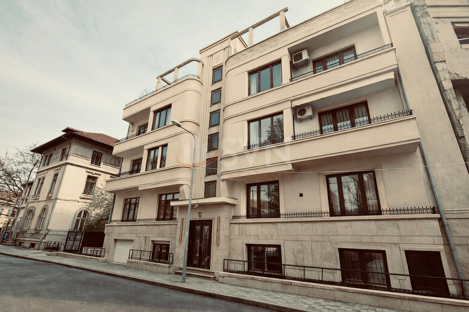 Apartament, 4 camere Bucuresti/Armeneasca