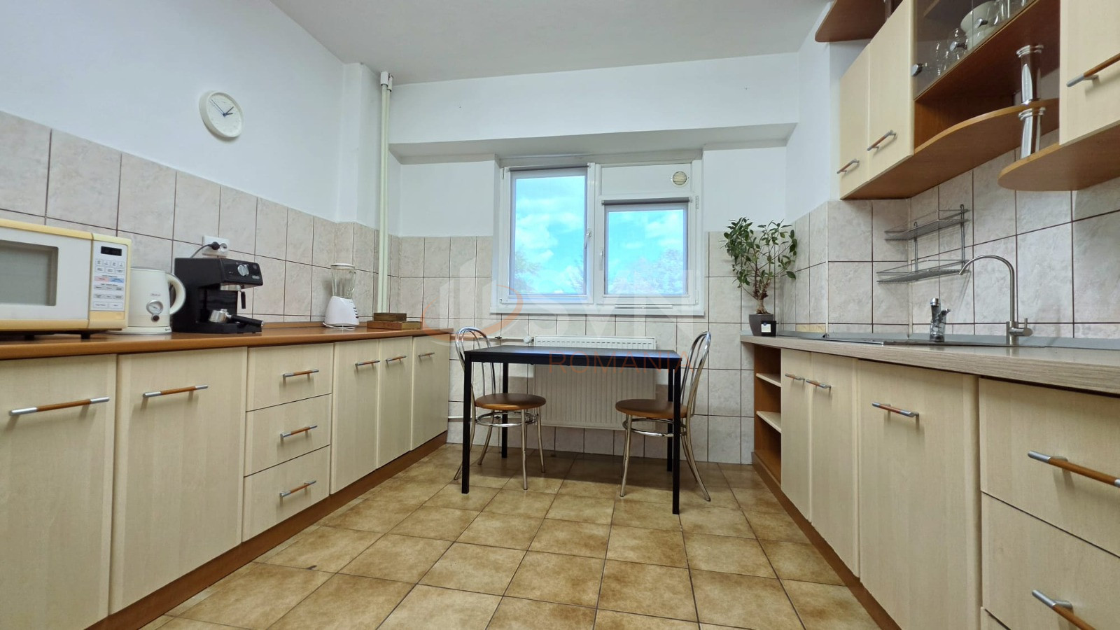 Apartament, 4 camere Bucuresti/P-ta Universitatii