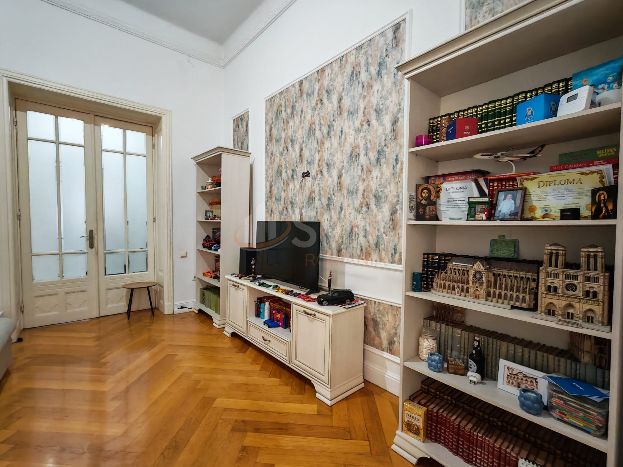 Apartament, 4 camere Bucuresti/Dacia