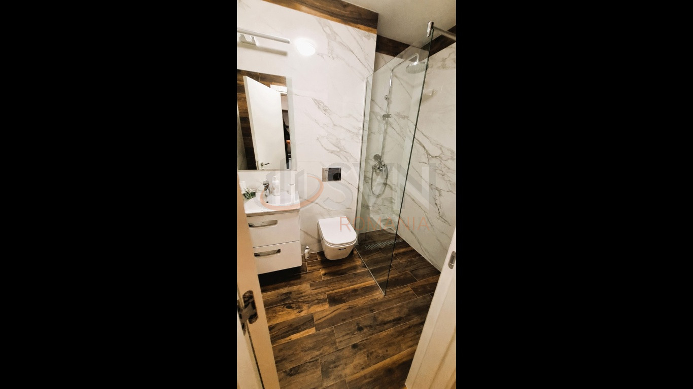 Apartament, 4 camere Bucuresti/Centrul Civic