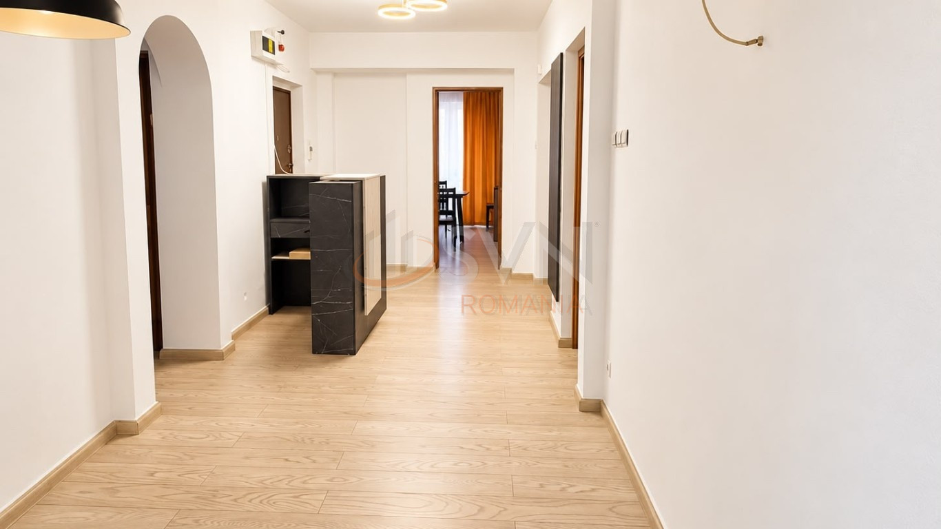 Apartament, 4 camere Bucuresti/Primaverii