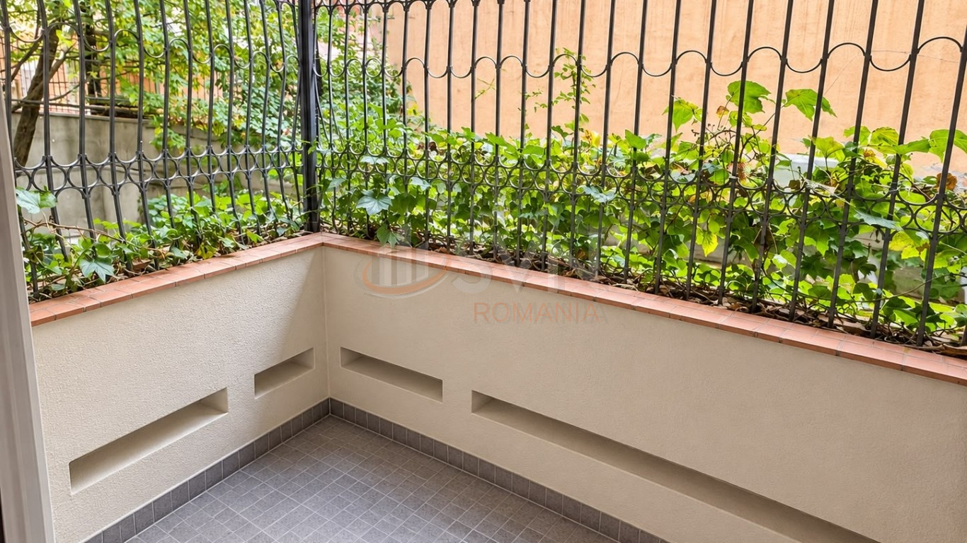 Apartament, 4 camere Bucuresti/Primaverii