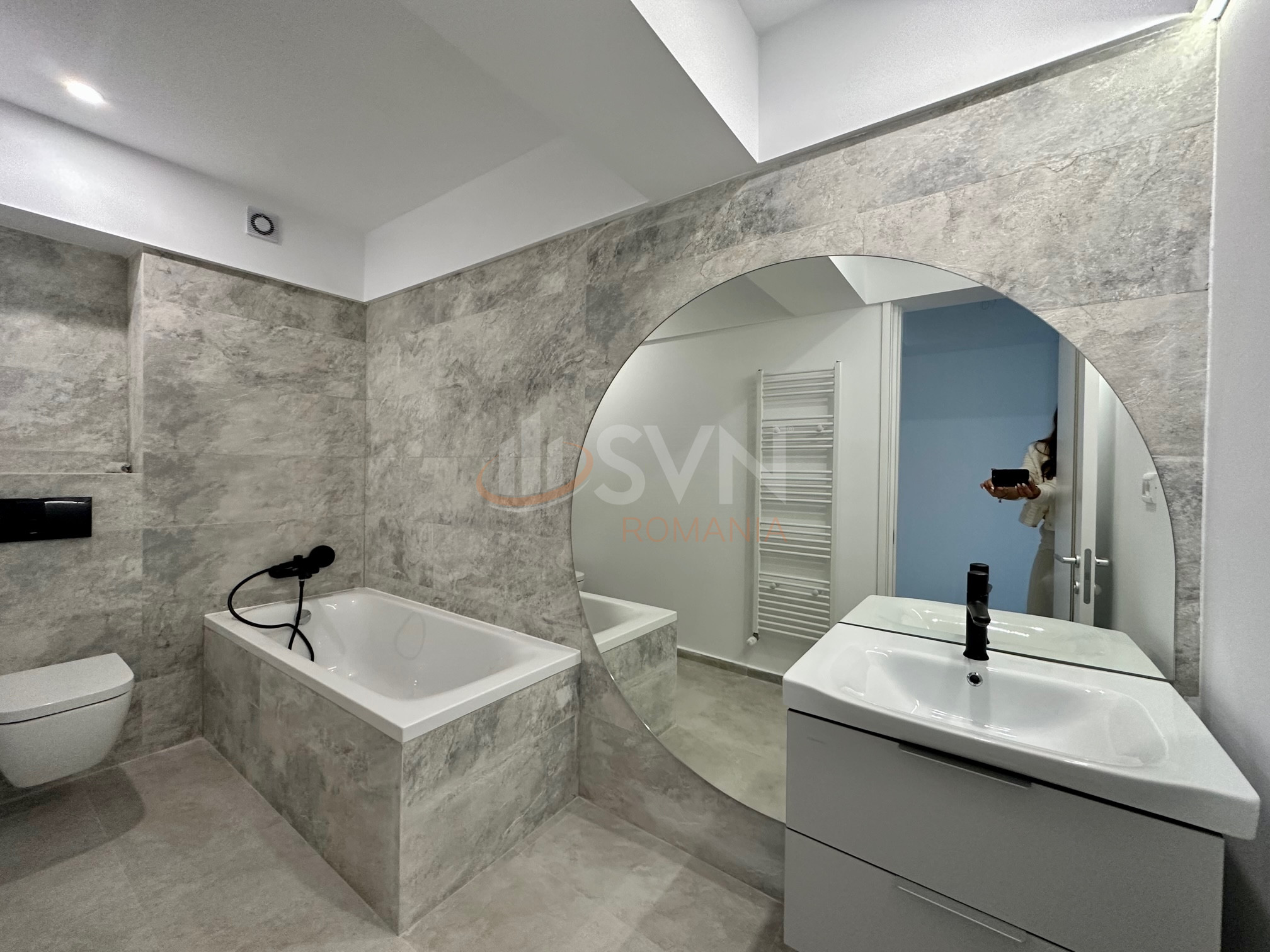 Apartament, 4 camere Bucuresti/Vacaresti