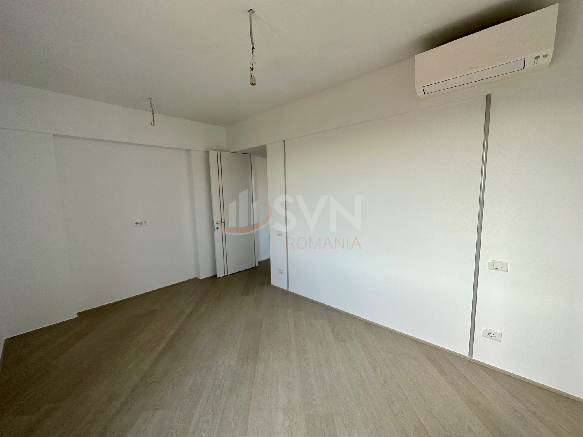 Apartament, 4 camere Bucuresti/Vacaresti