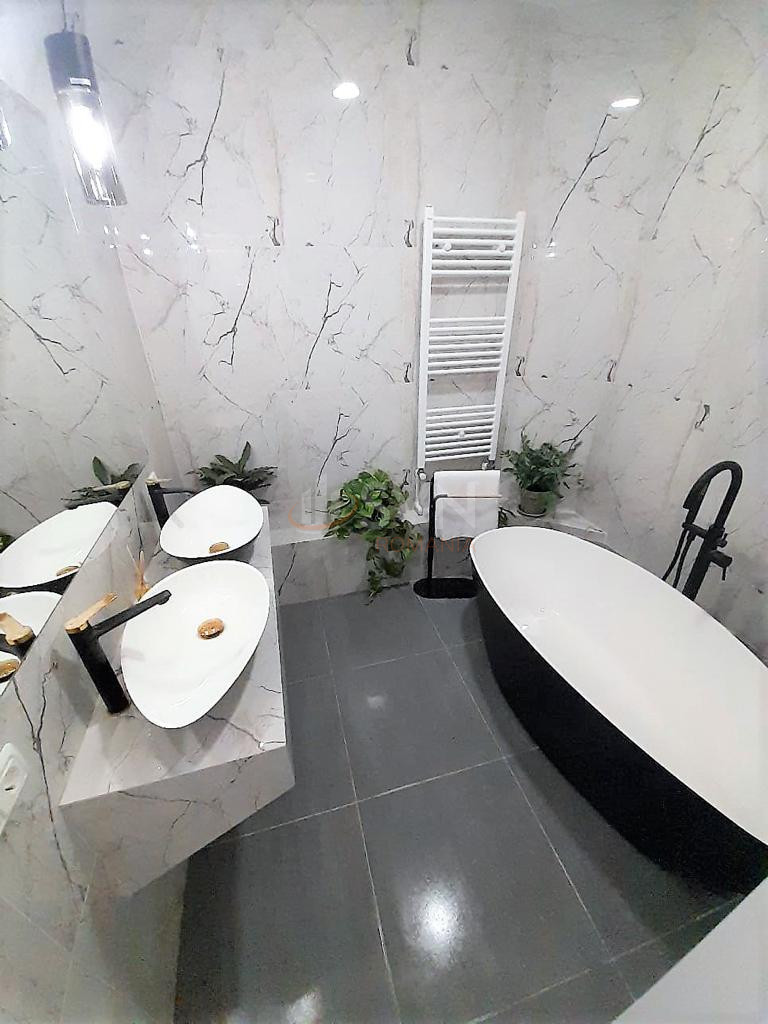 Apartament, 4 camere Bucuresti/Calea Victoriei