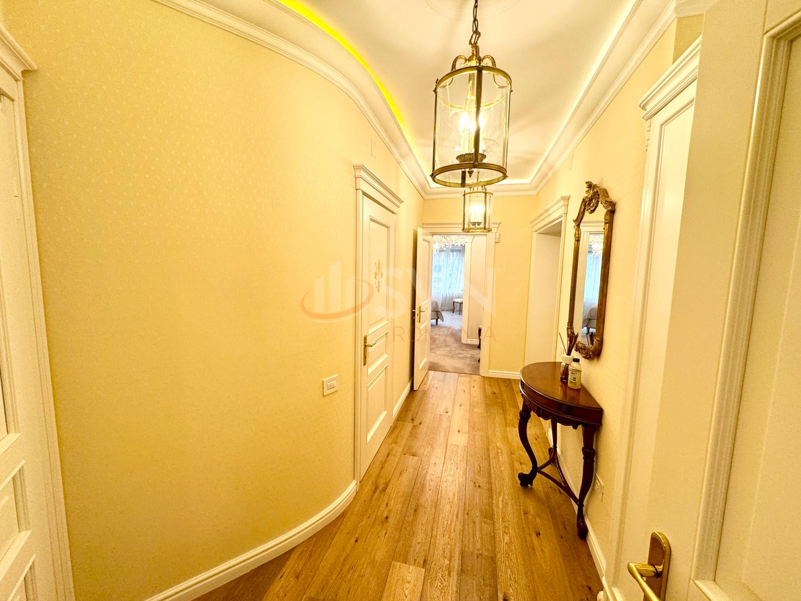 Apartament, 4 camere Bucuresti/Primaverii