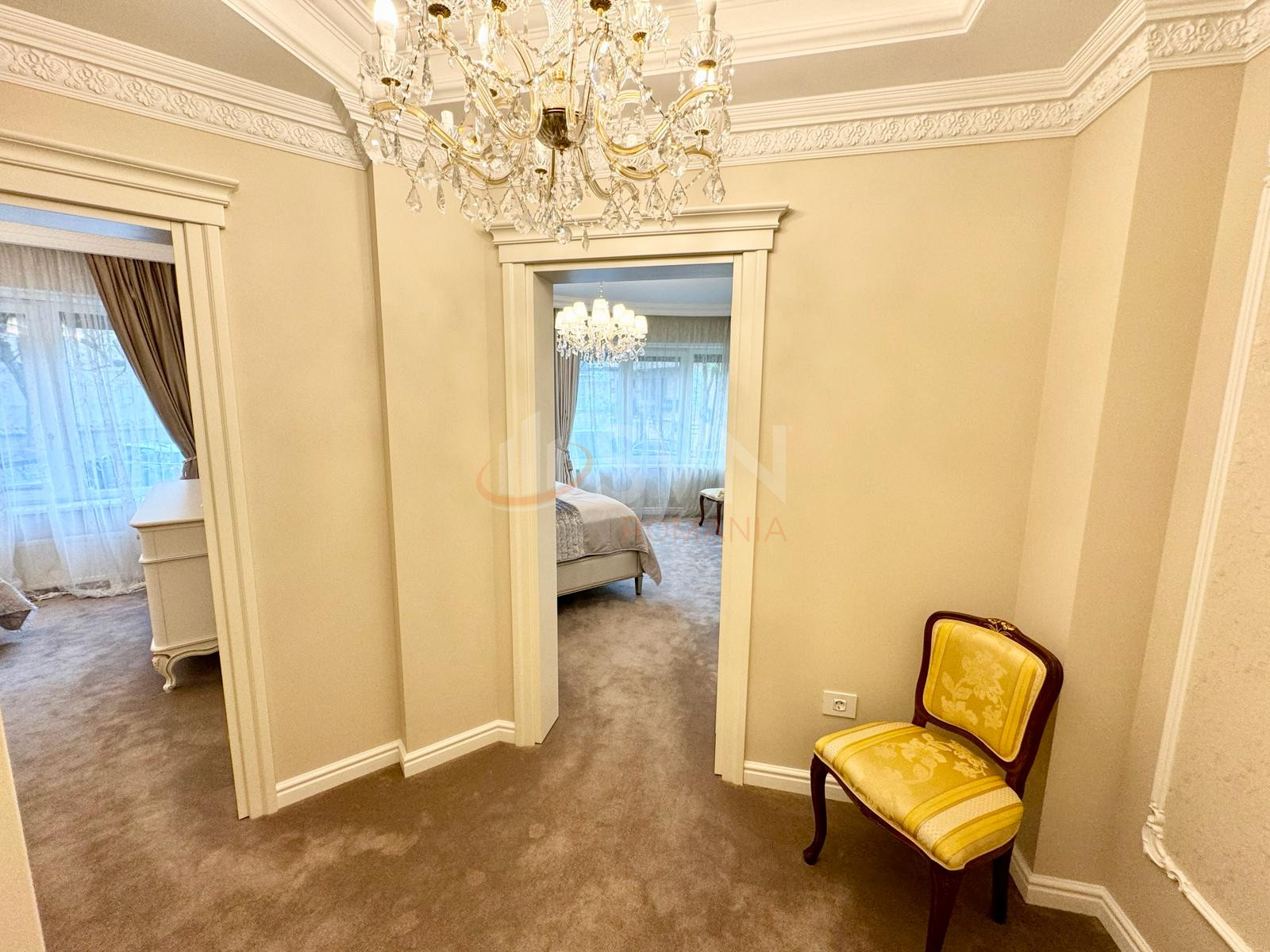 Apartament, 4 camere Bucuresti/Primaverii