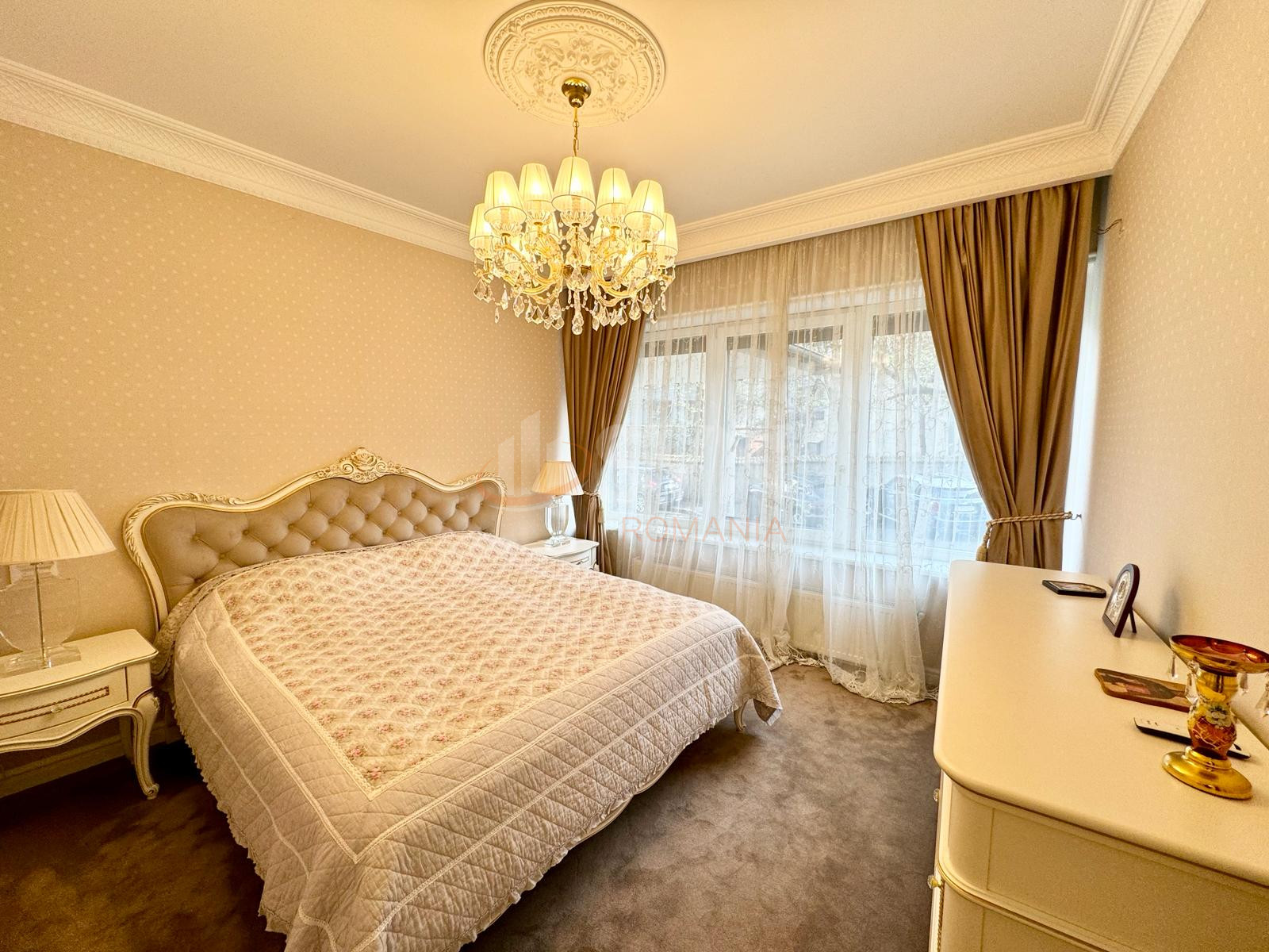 Apartament, 4 camere Bucuresti/Primaverii