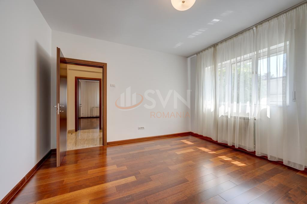 Apartament, 4 camere Bucuresti/Dacia