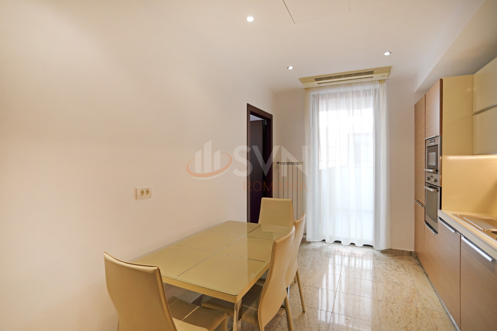 Apartament, 4 camere Bucuresti/Primaverii
