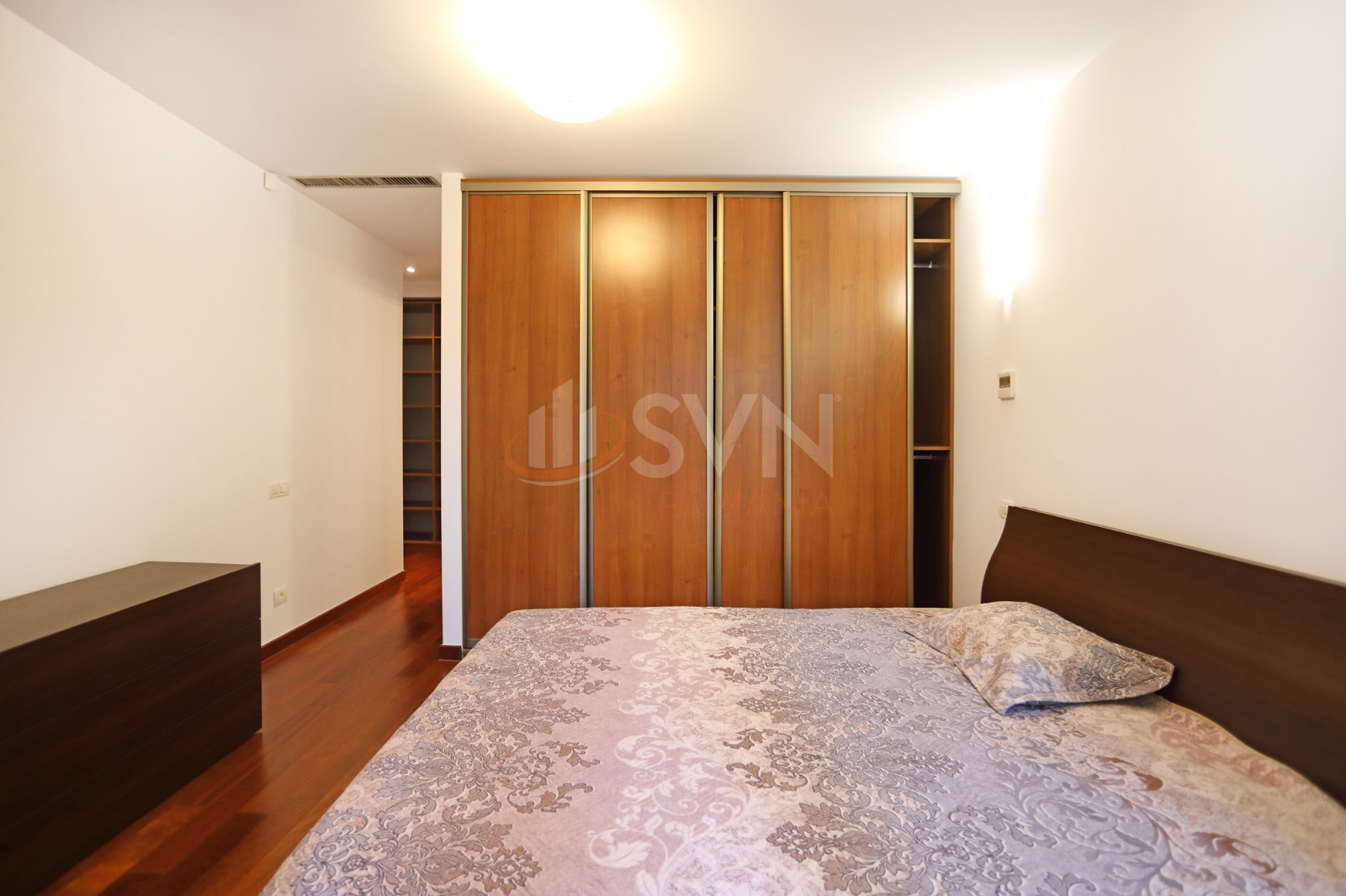 Apartament, 4 camere Bucuresti/Primaverii