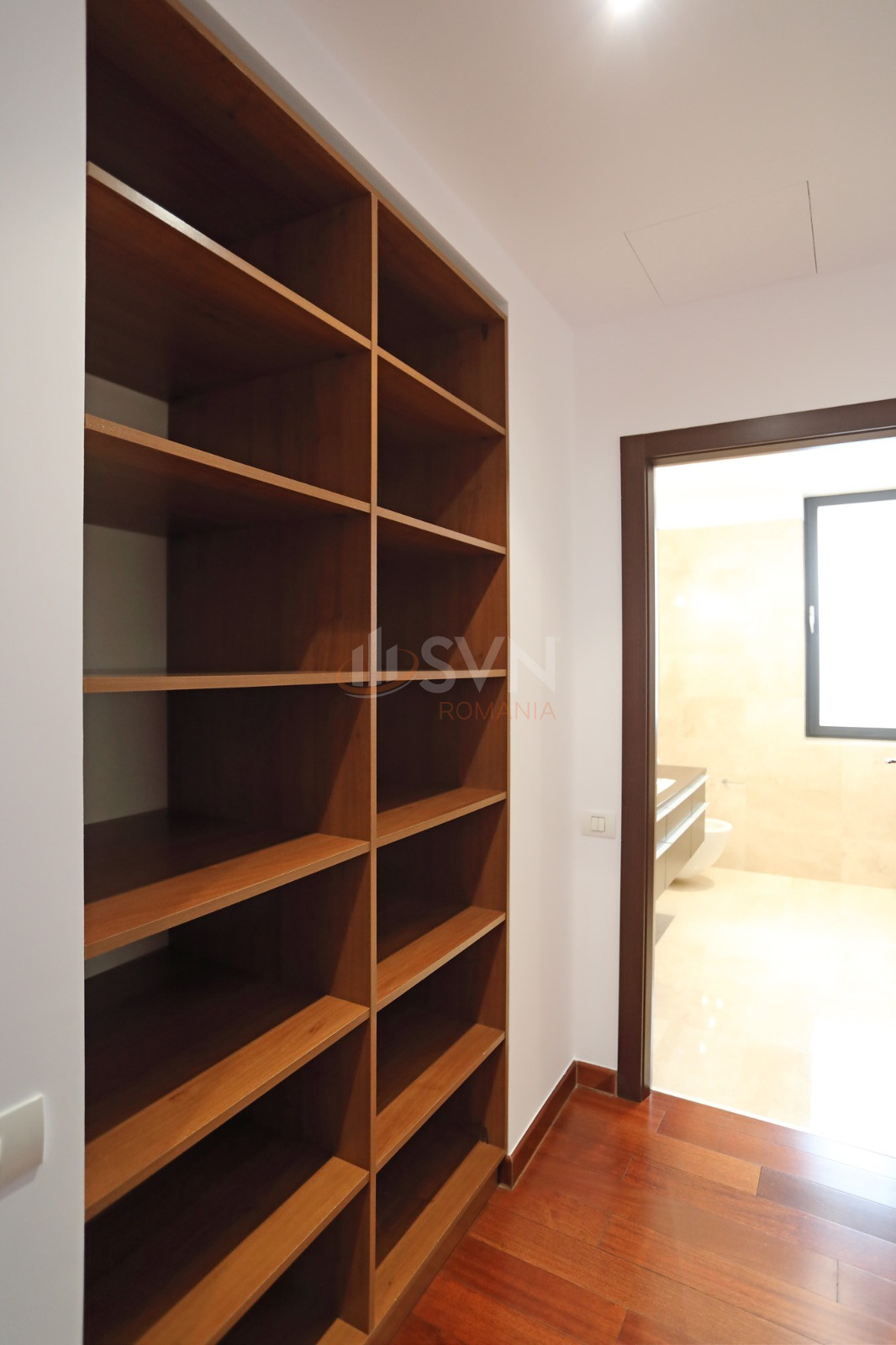 Apartament, 4 camere Bucuresti/Primaverii