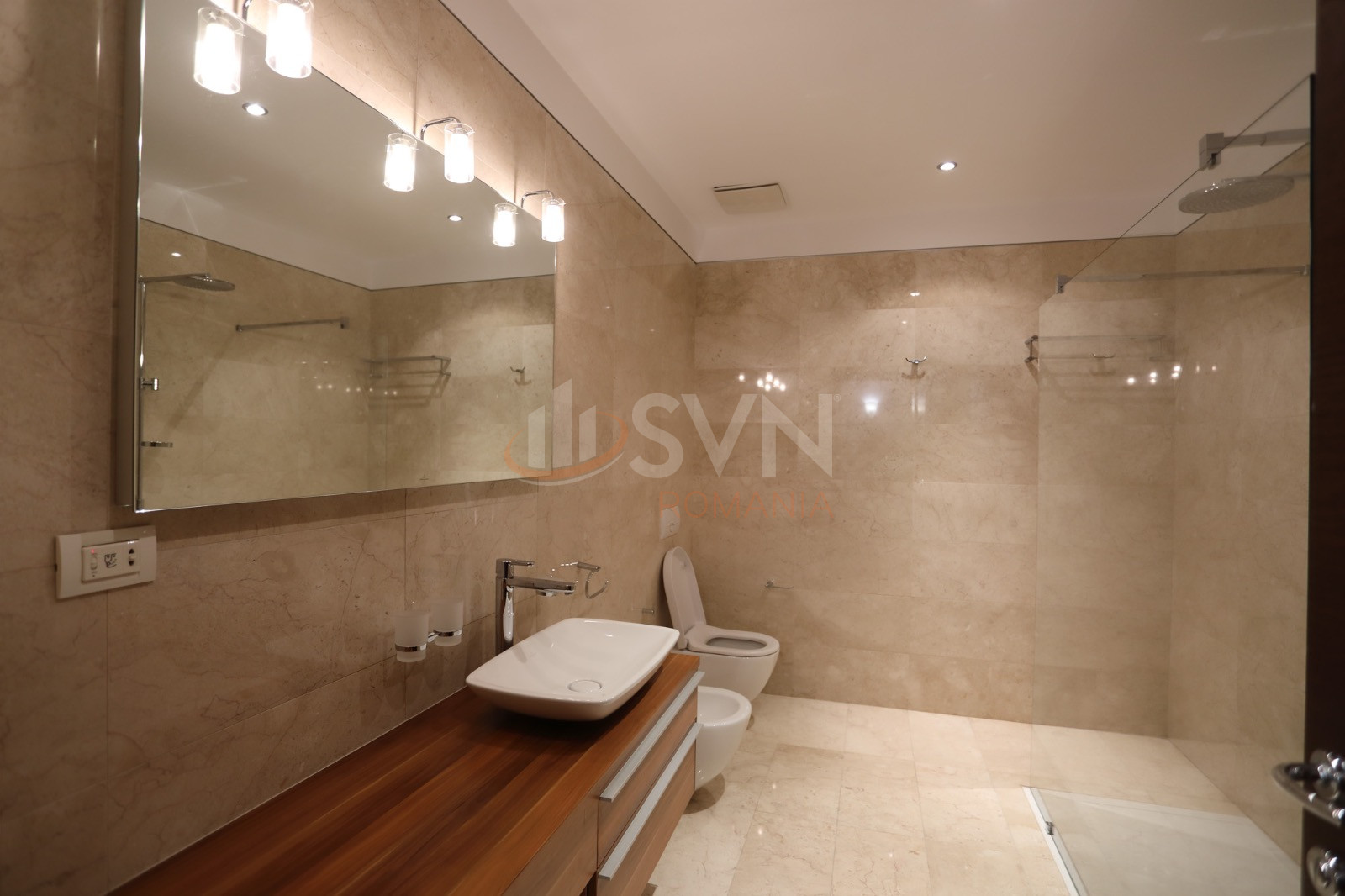 Apartament, 4 camere Bucuresti/Primaverii