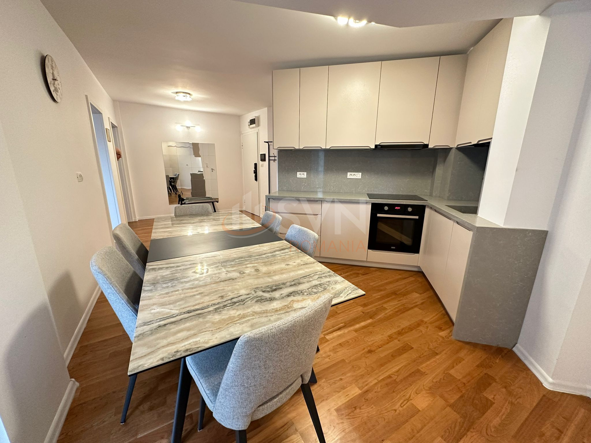 Apartament, 4 camere Bucuresti/Piata Universitatii