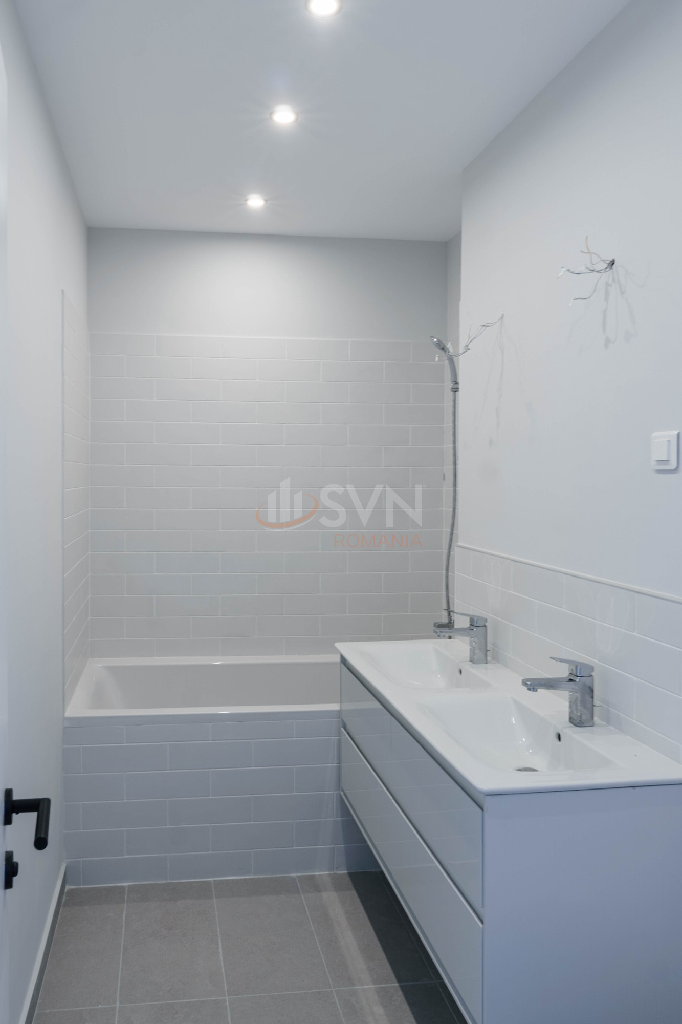 Apartament, 4 camere Bucuresti/Straulesti