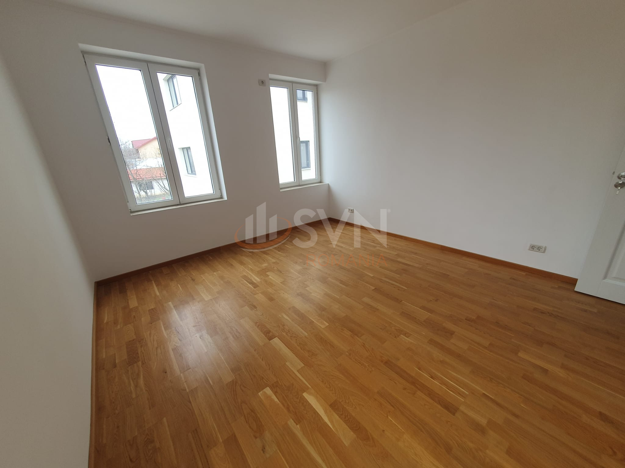 Apartament, 4 camere Bucuresti/Straulesti