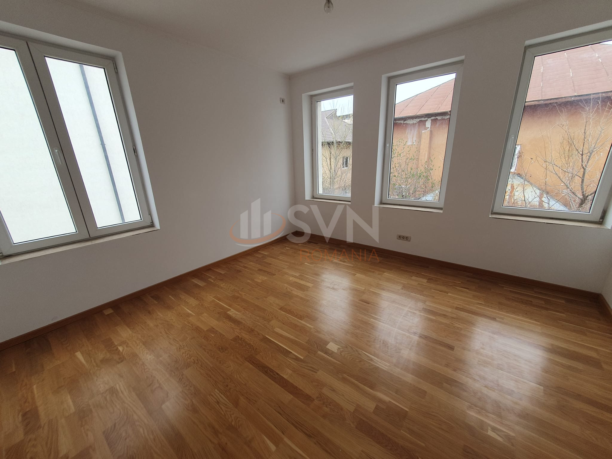 Apartament, 4 camere Bucuresti/Straulesti