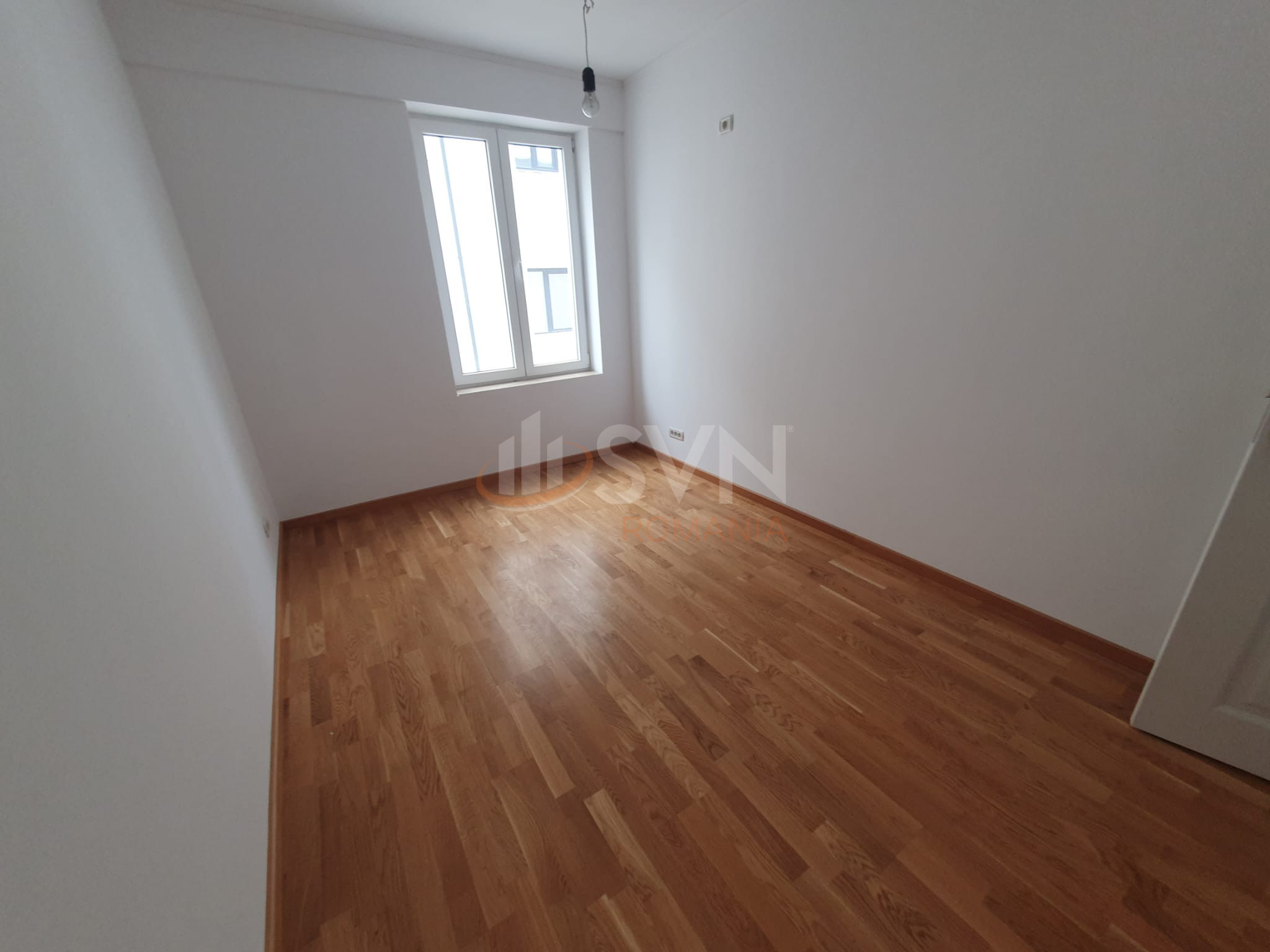 Apartament, 4 camere Bucuresti/Straulesti