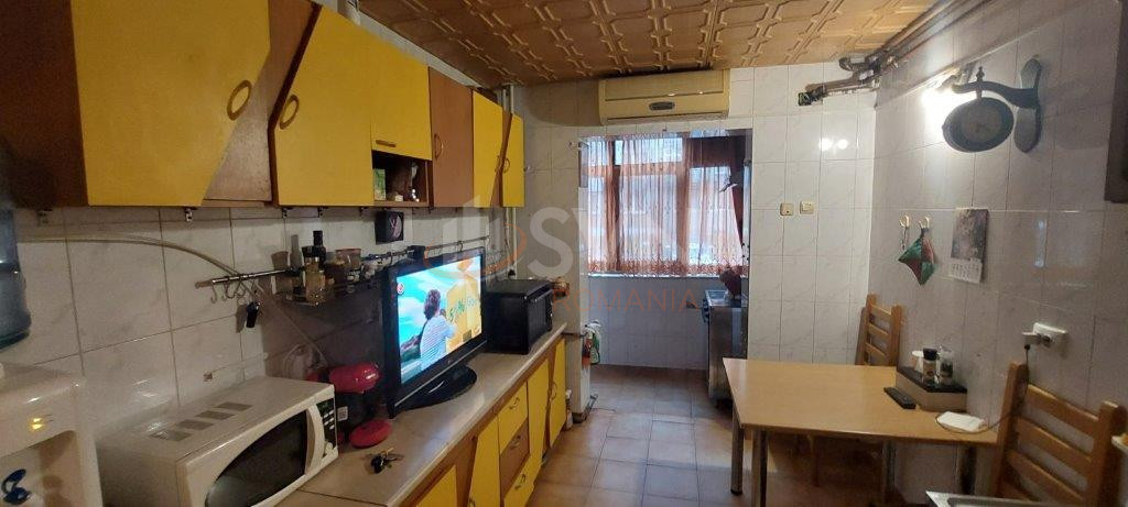 Apartament, 4 camere Bucuresti/Crangasi