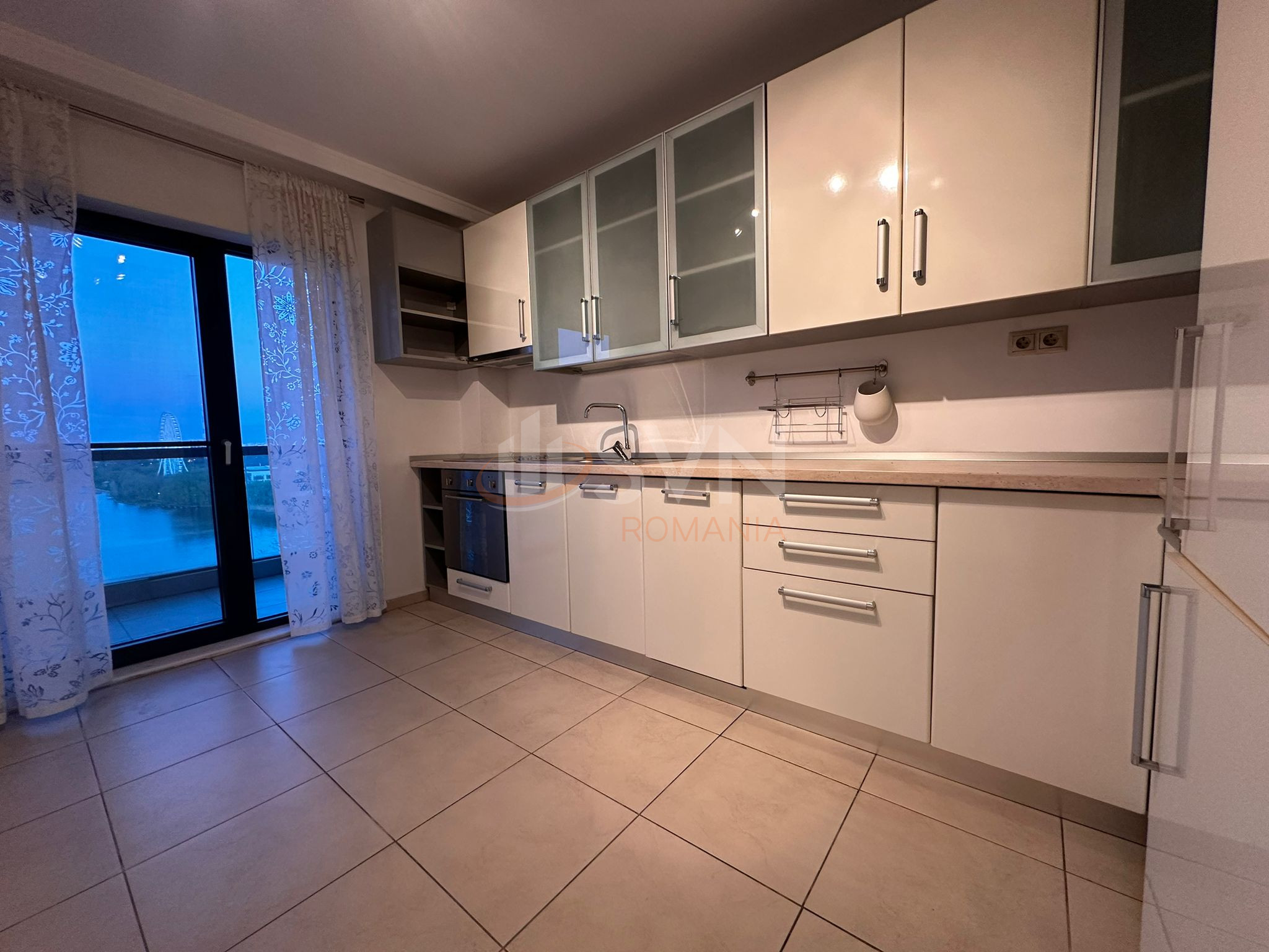 Apartament, 4 camere Bucuresti/Lacul Tei