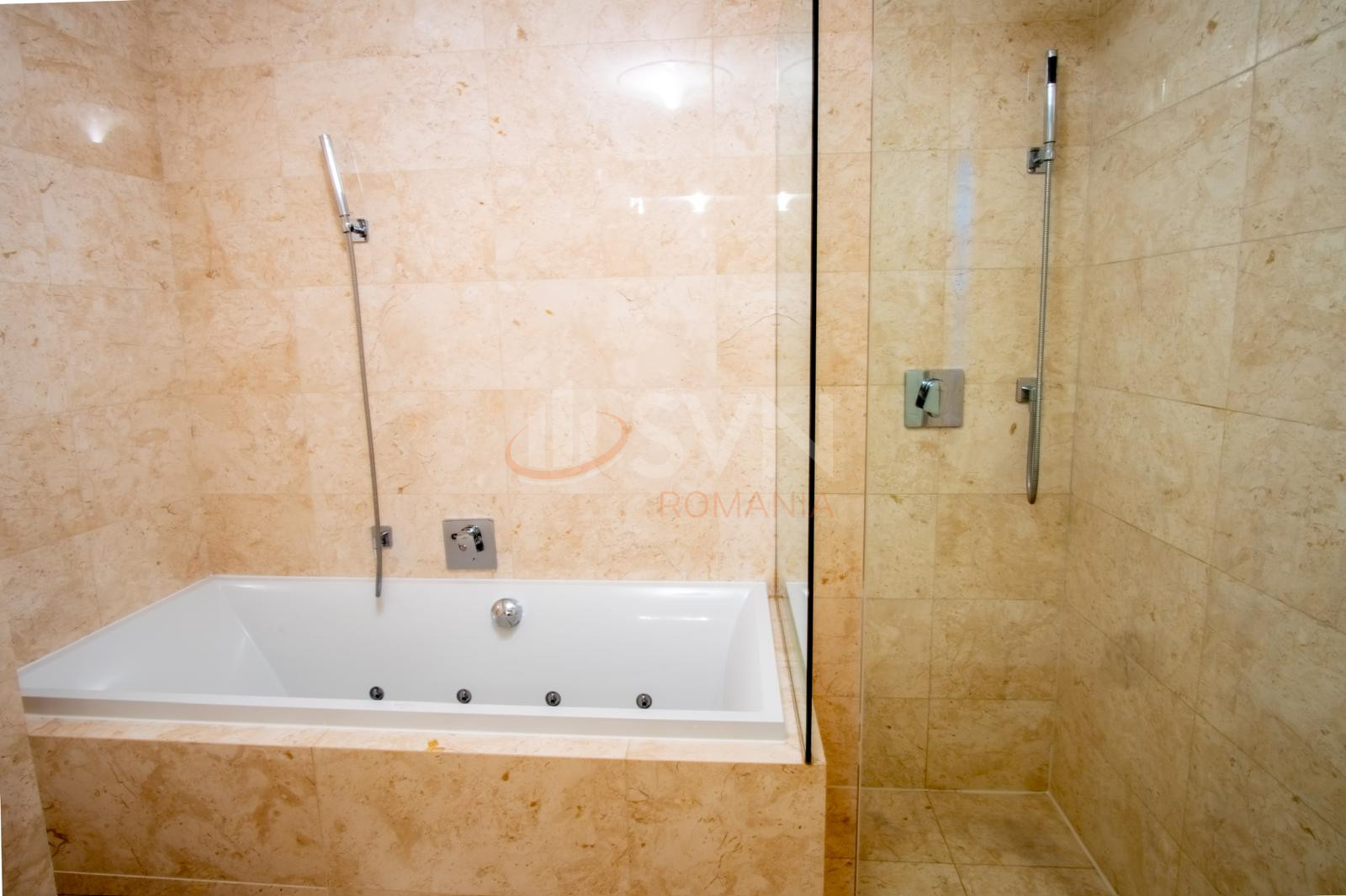 Apartament, 4 camere Bucuresti/Primaverii