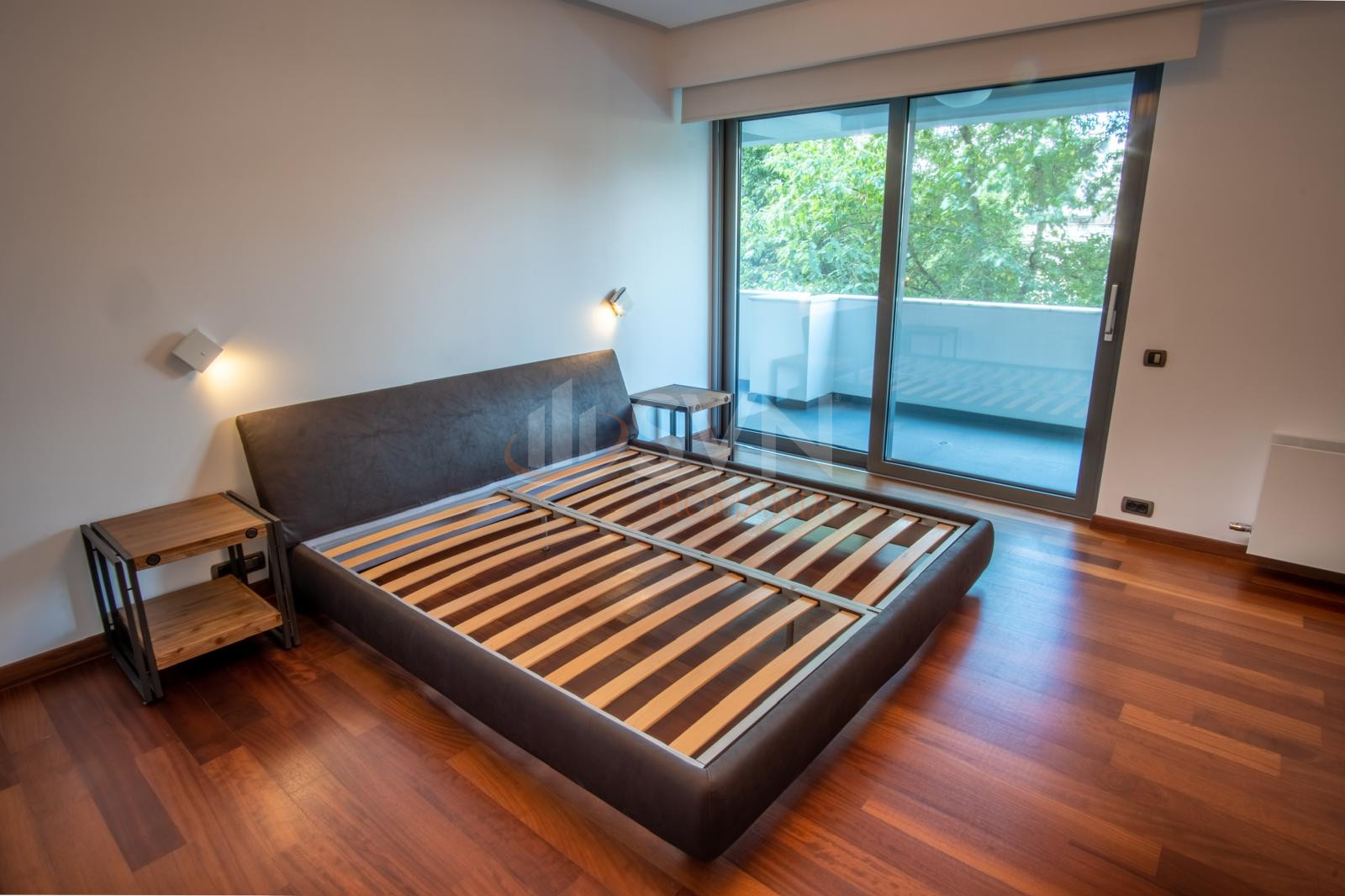 Apartament, 4 camere Bucuresti/Primaverii