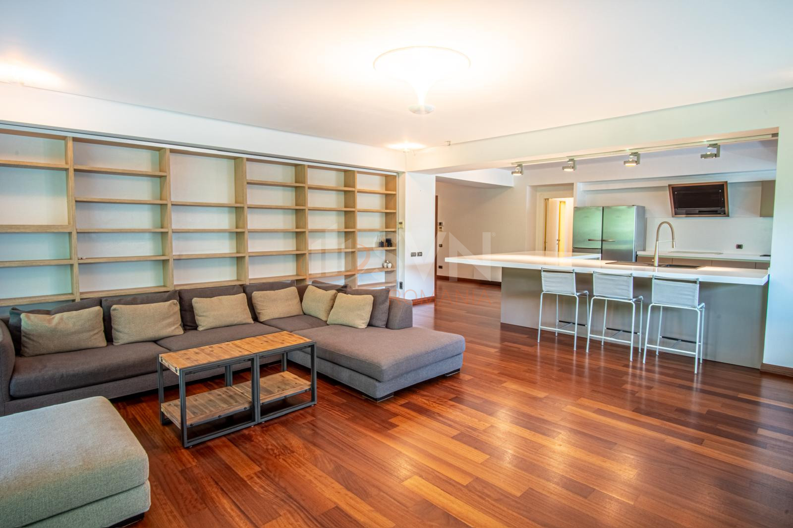 Apartament, 4 camere Bucuresti/Primaverii