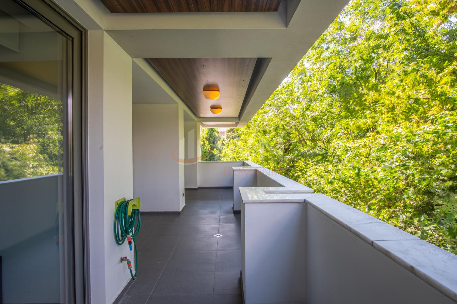 Apartament, 4 camere Bucuresti/Primaverii