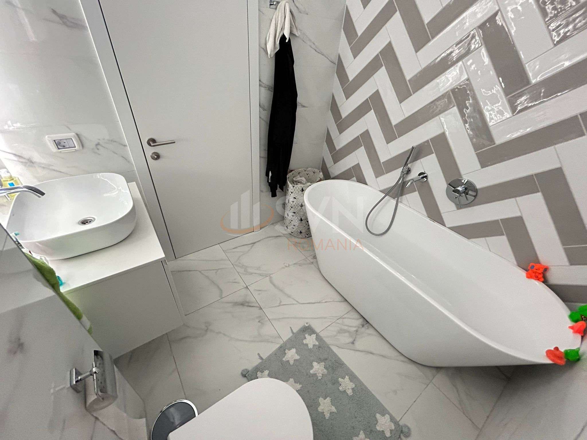 Apartament, 4 camere Bucuresti/Herastrau