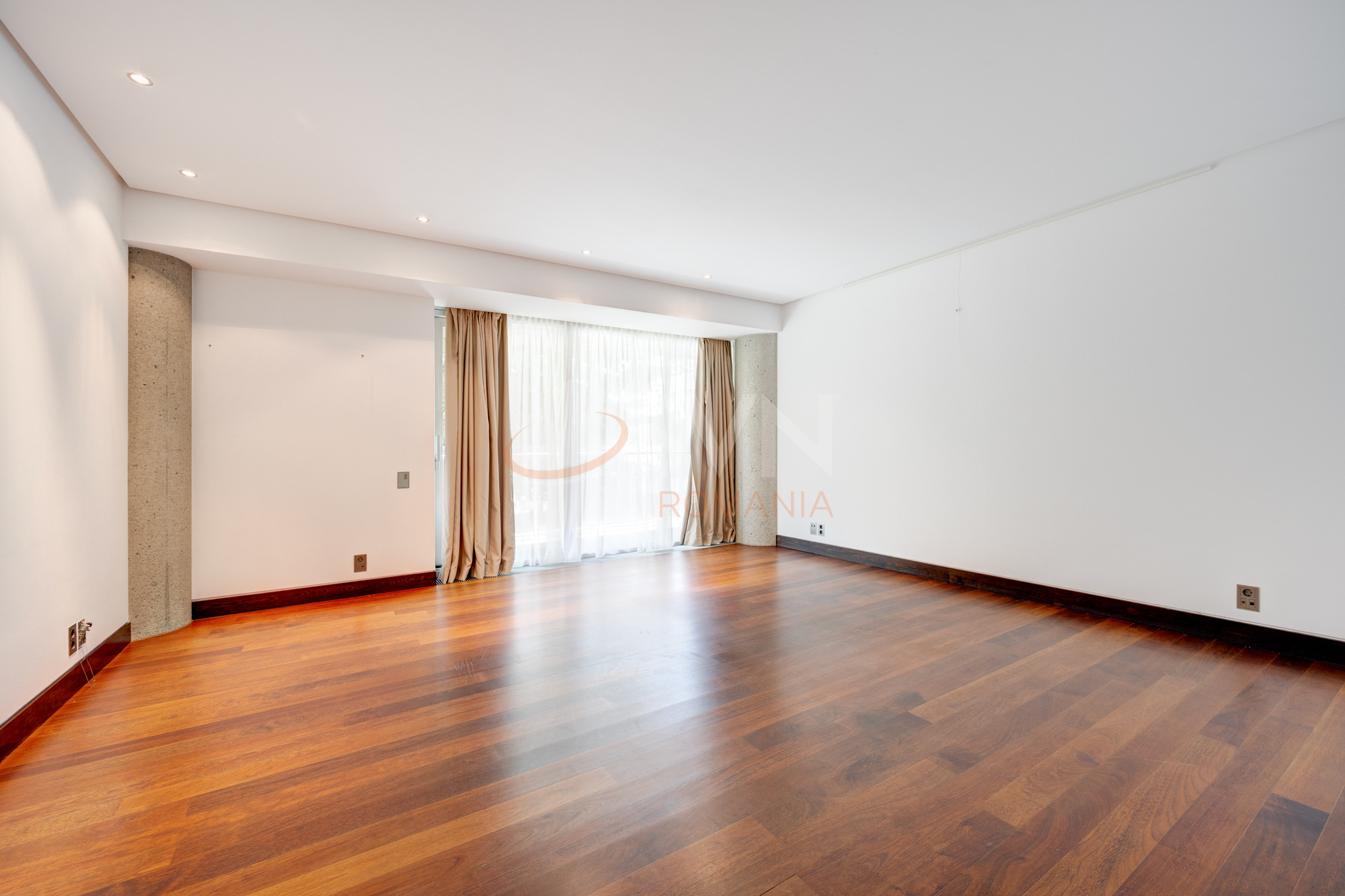 Apartament, 4 camere Bucuresti/Primaverii