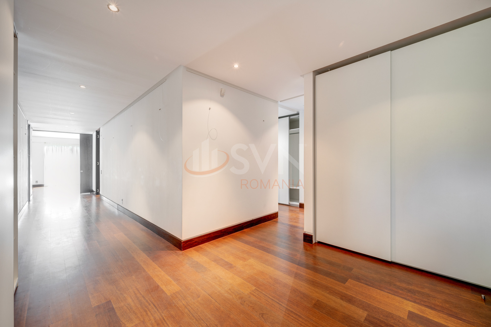 Apartament, 4 camere Bucuresti/Primaverii