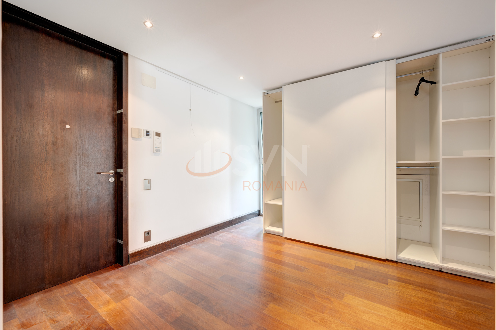 Apartament, 4 camere Bucuresti/Primaverii