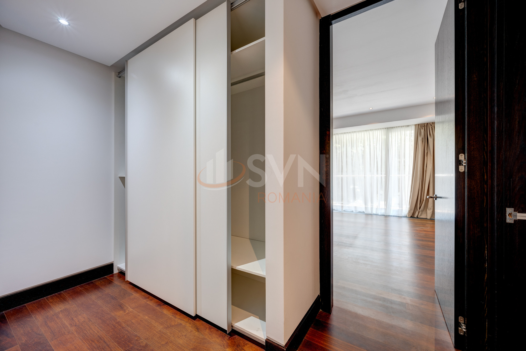 Apartament, 4 camere Bucuresti/Primaverii