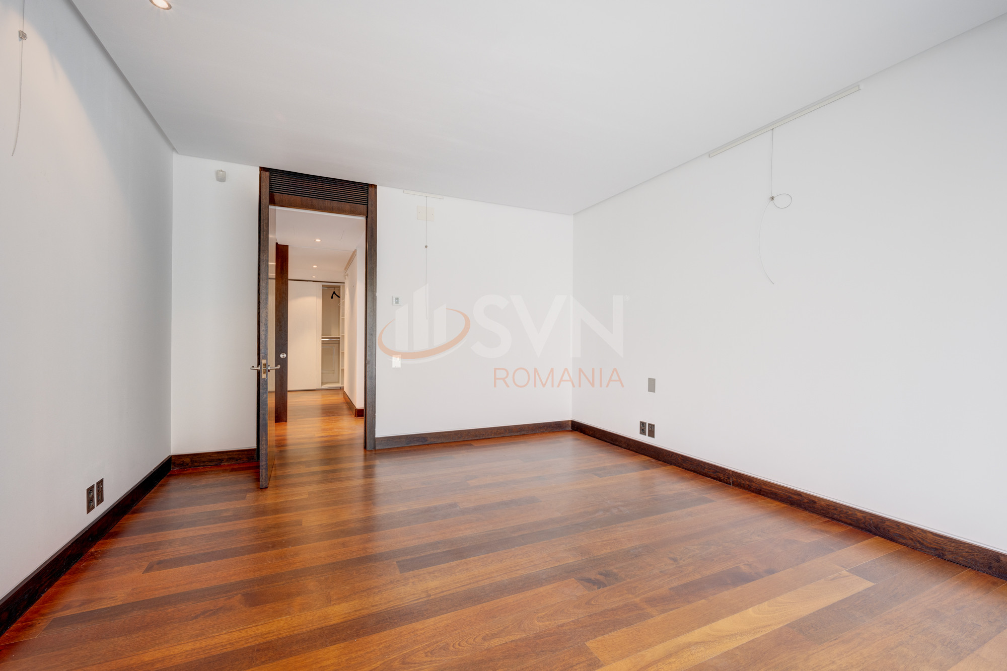 Apartament, 4 camere Bucuresti/Primaverii