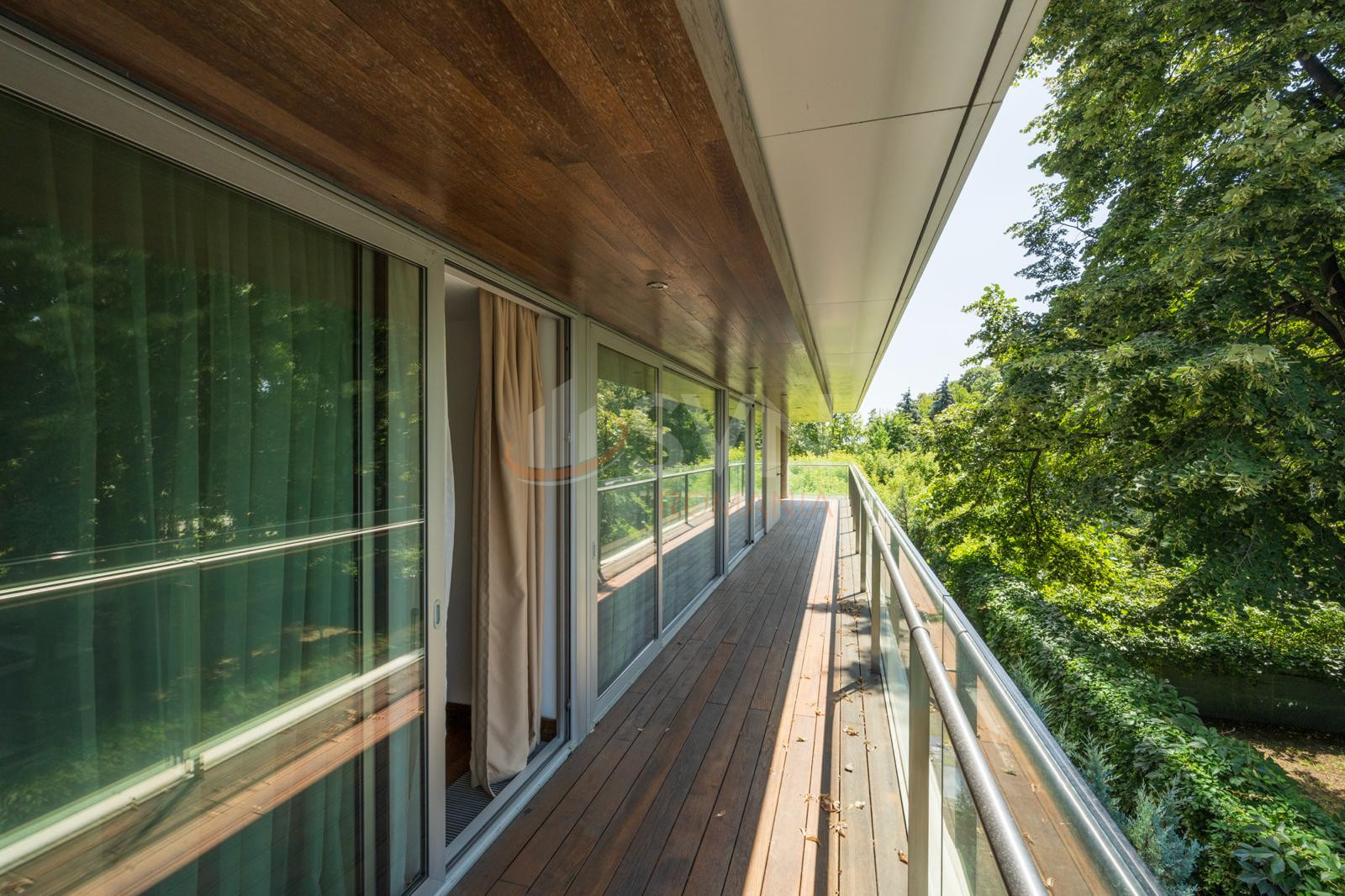 Apartament, 4 camere Bucuresti/Primaverii