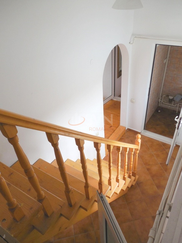 Apartament, 4 camere Bucuresti/Primaverii