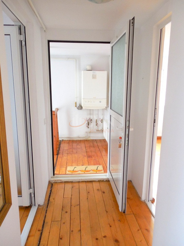 Apartament, 4 camere Bucuresti/Primaverii