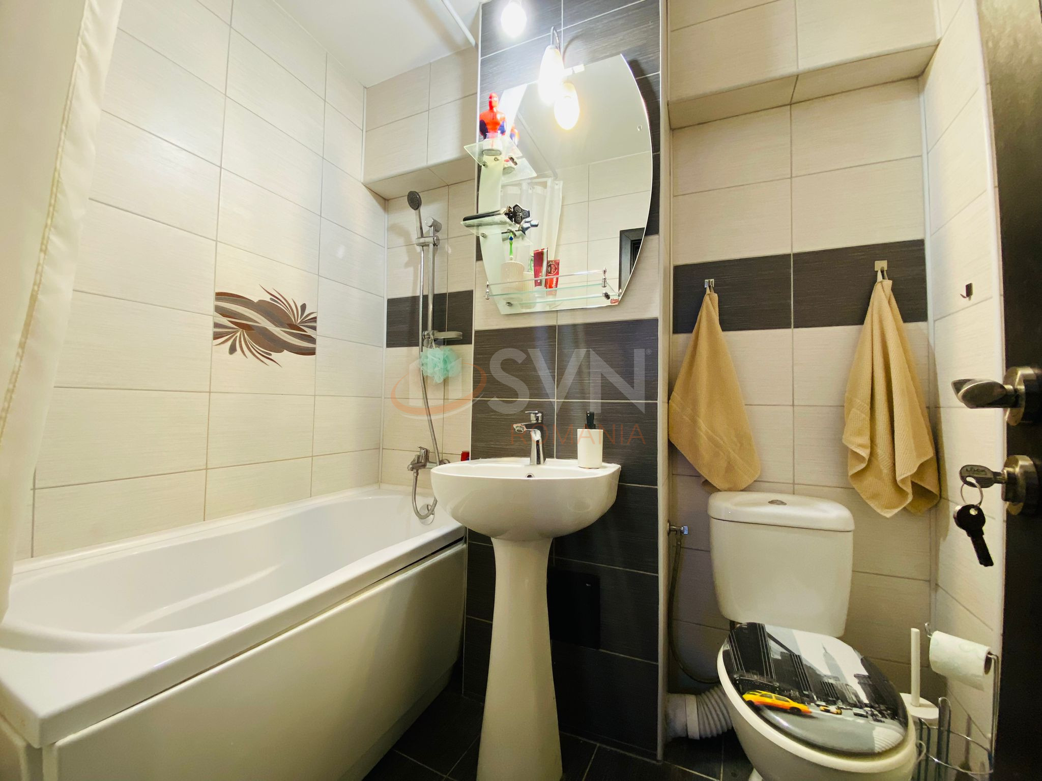 Apartament, 4 camere Bucuresti/Lujerului