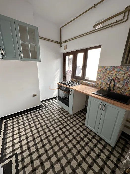 Apartament, 4 camere Bucuresti/Armeneasca