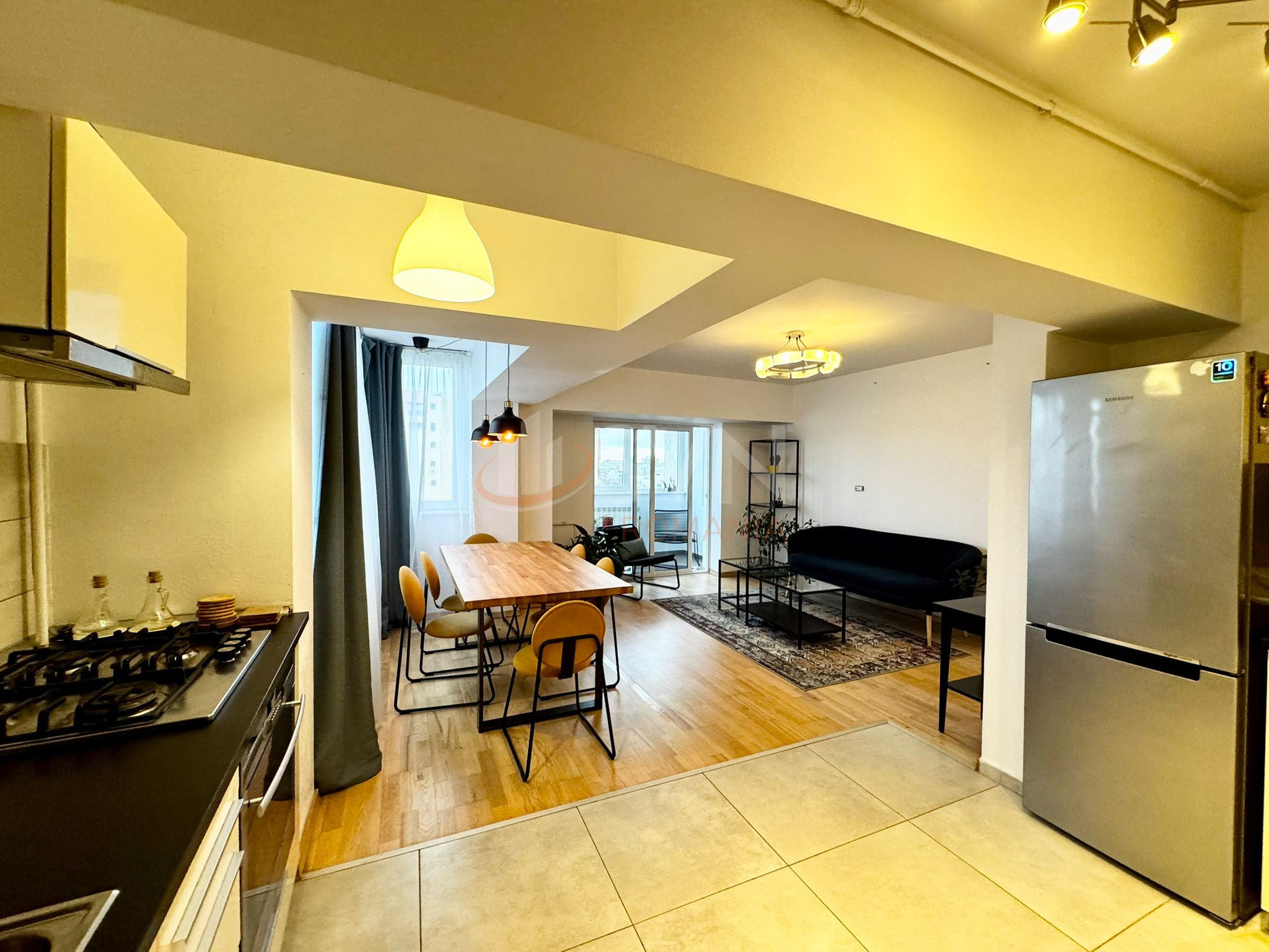Apartament, 4 camere Bucuresti/Alba Iulia