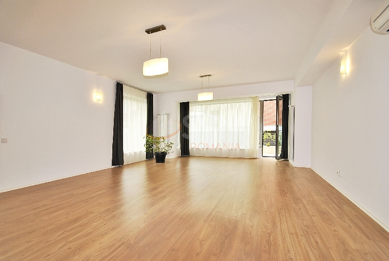 Apartament, 4 camere Bucuresti/Baneasa