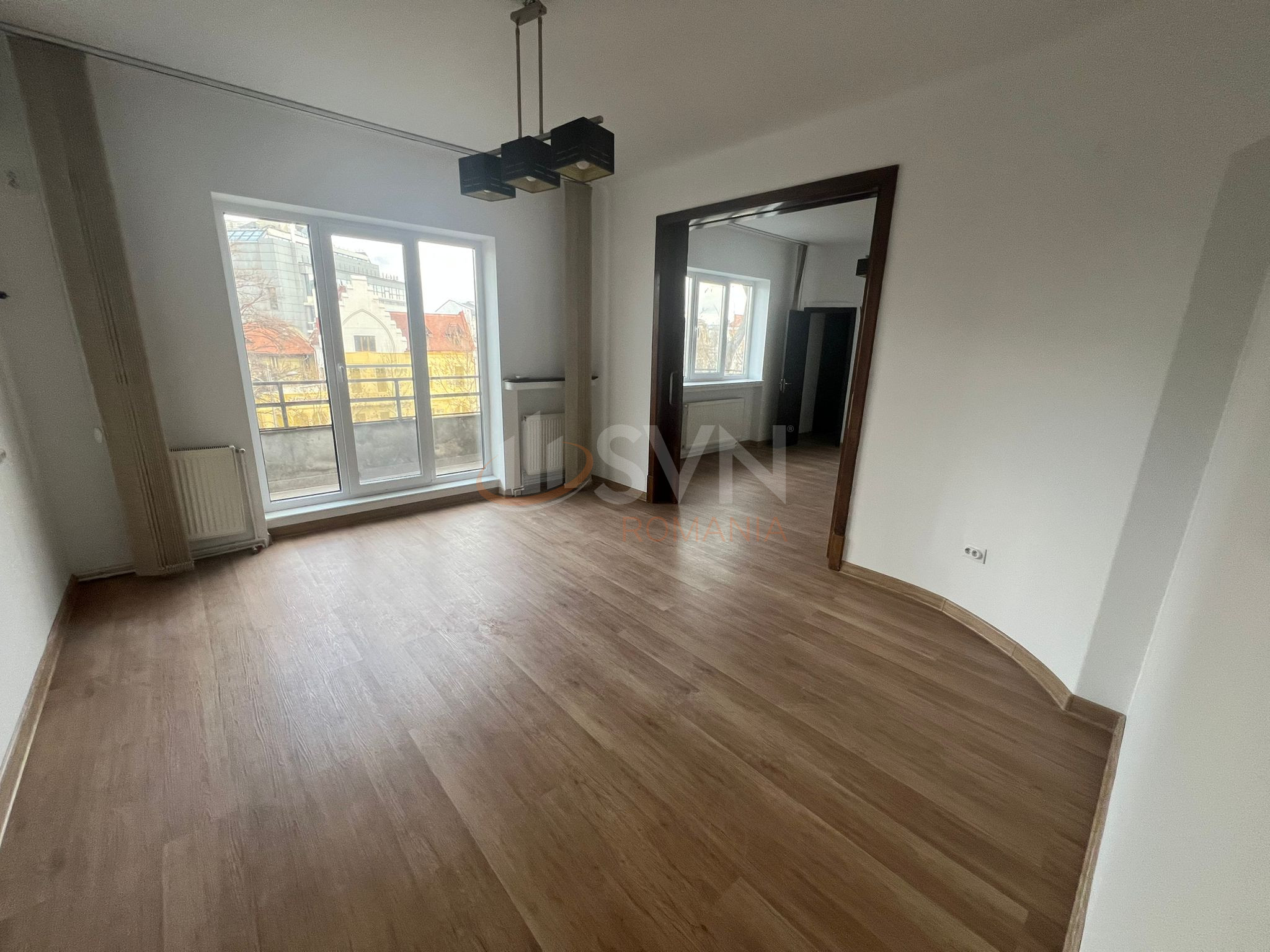 Apartament, 4 camere Bucuresti/Piata Victoriei