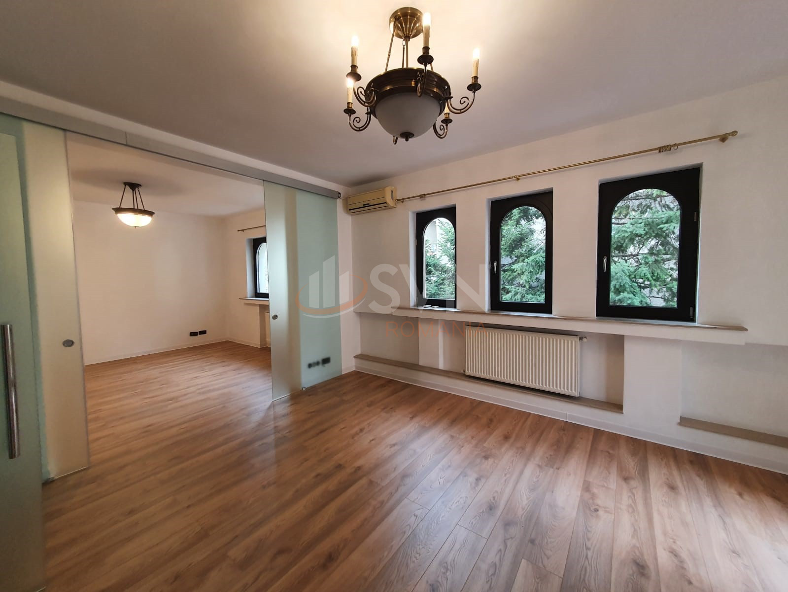 Apartament, 4 camere Bucuresti/Primaverii