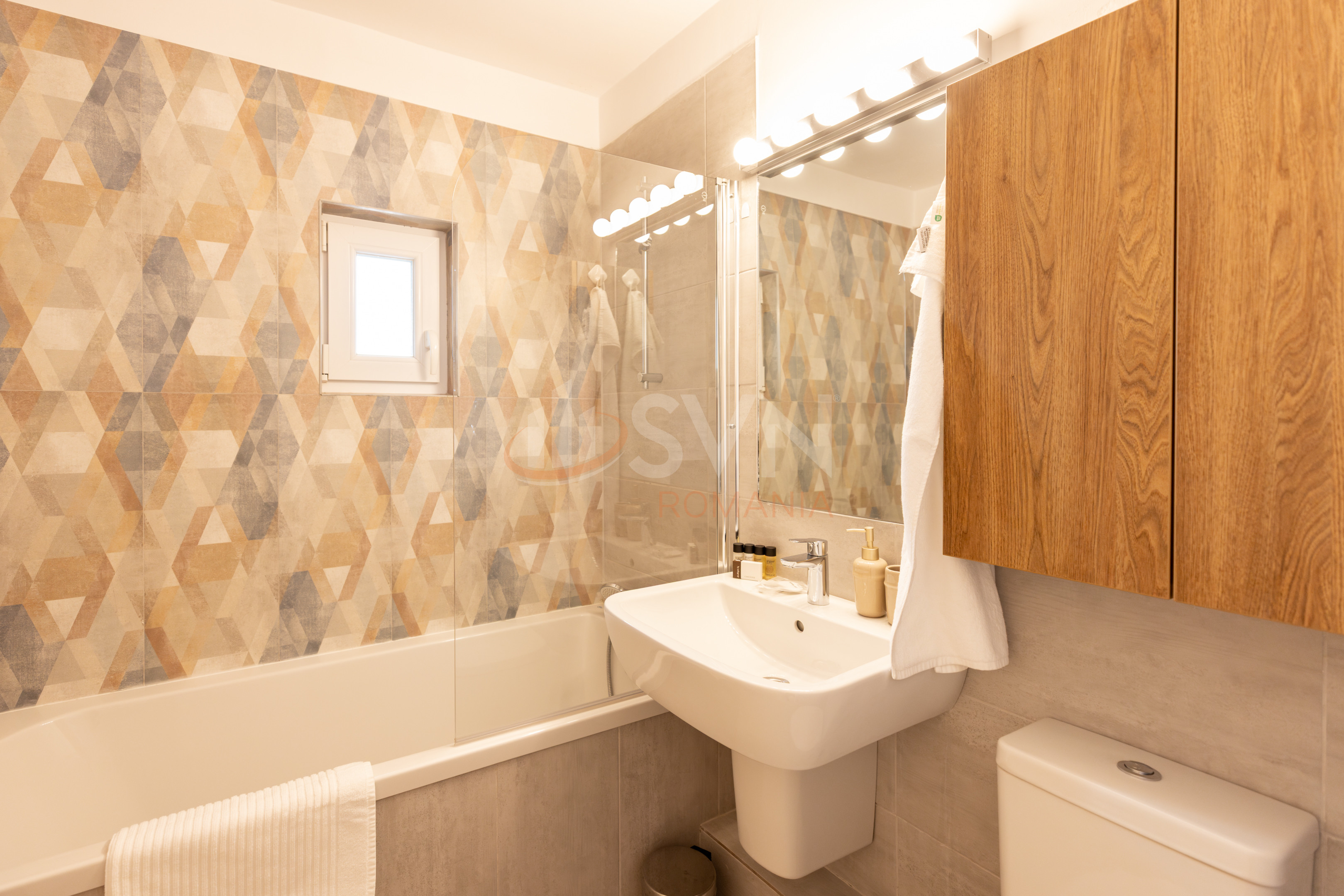 Apartament, 4 camere Bucuresti/Decebal