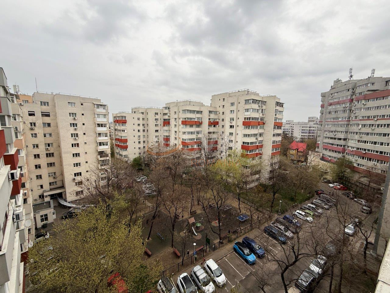 Apartament, 4 camere Bucuresti/1 Mai