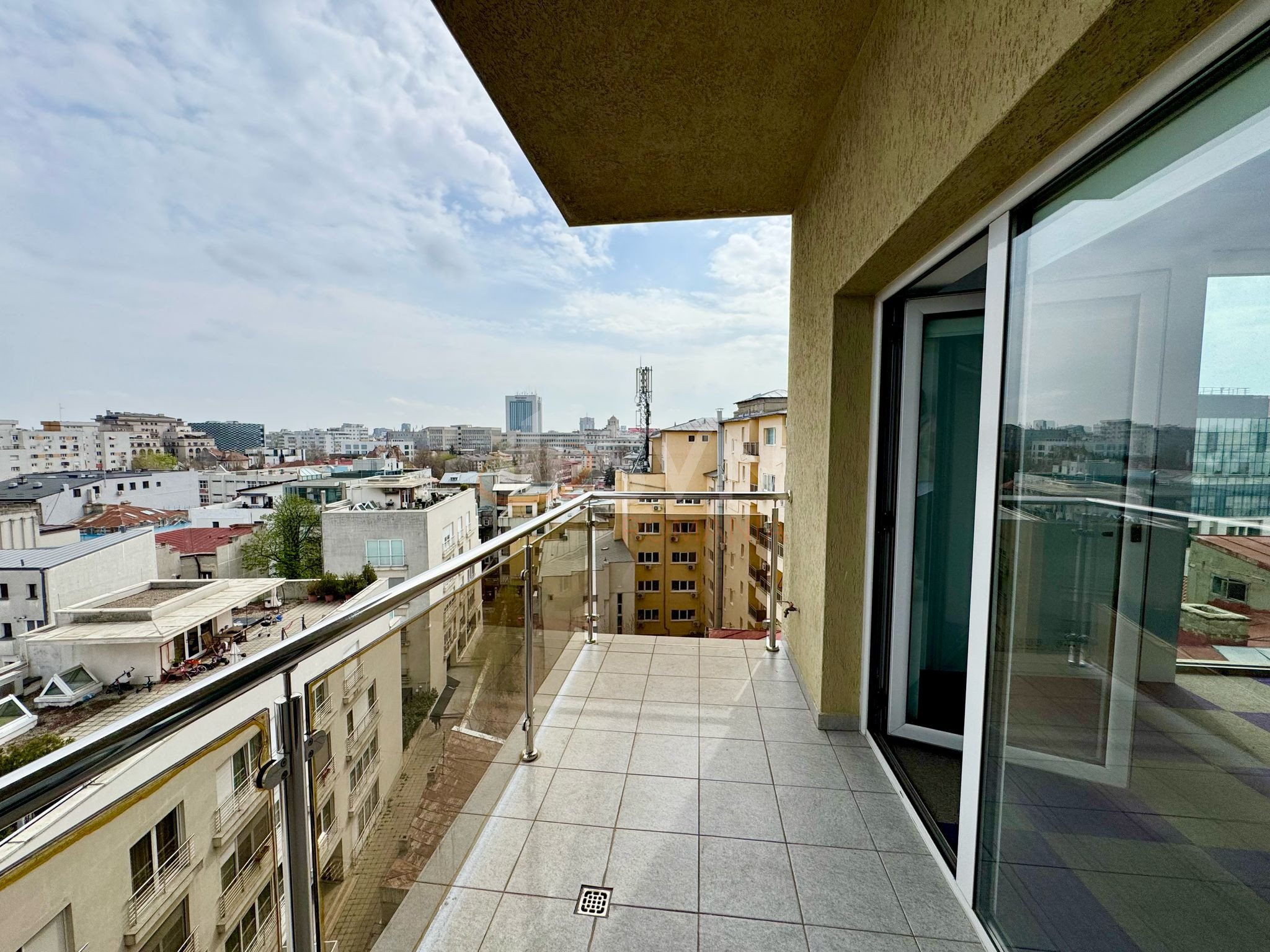 Apartament, 4 camere Bucuresti/Piata Romana