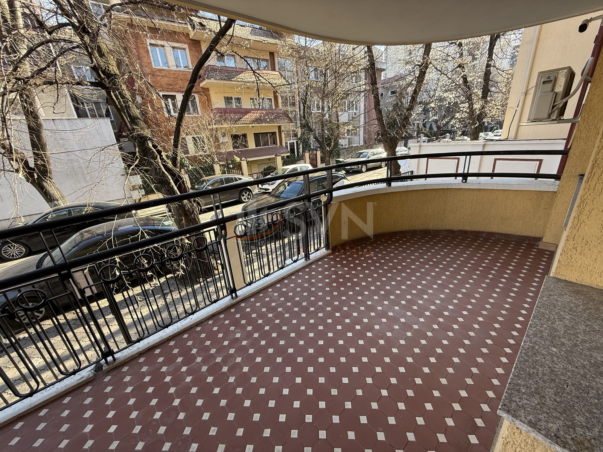 Apartament, 4 camere Bucuresti/Primaverii